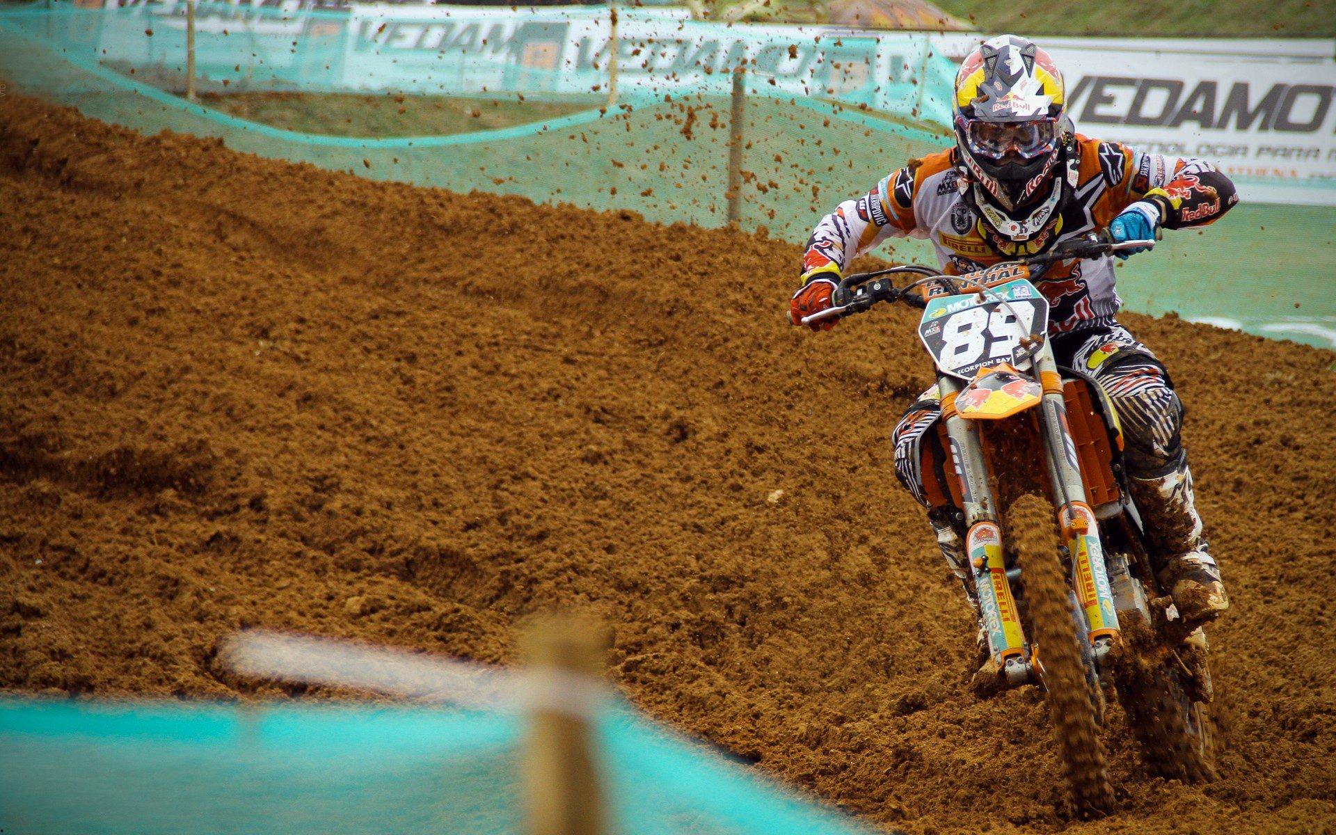 残阵出击逆境翻盘 巴黎圣日耳曼主场力克巴塞罗那 拉莫斯替补绝杀定乾坤